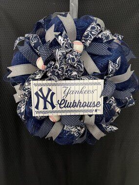 N Y Yankees Deco Mesh Wreath